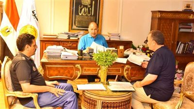 محافظ أسيوط يوافق على 456 طلب إجازة وندب وإعارة بمديريتي التربية والتعليم والقوى العاملة