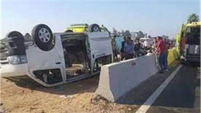 إصابة 14 شخصا في انقلاب ميكروباص بسمالوط شمال المنيا