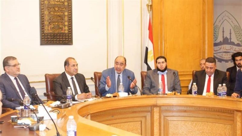 خلال الاجتماع