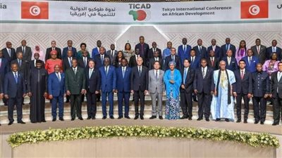 رئيس الوزراء يشارك في صورة جماعية بقمة التيكاد8