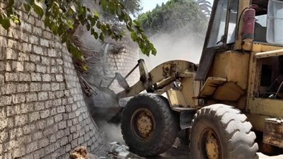 إزالة الإشغالات ورفع المخلفات والقمامة ومواجهة التعديات بمدن ومراكز بني سويف 