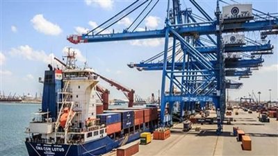 ميناء دمياط يتداول 28 سفينة للحاويات والبضائع العامة