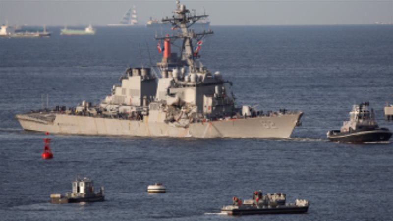 عبور سفينتين للأسطول