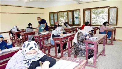 طلاب الثانوية العامة (الدور الثاني) يؤدون امتحانات الاستاتيكا والأحياء والفلسفة والمنطق