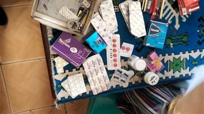 ضبط ٢٣٠ قرص دواء مجهول المصدر وأعشاب غير مسجلة بوزارة الصحة بالبحيرة