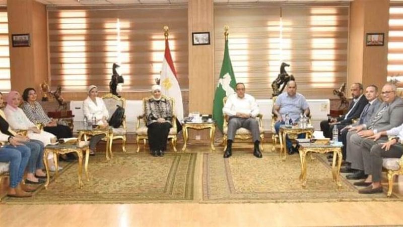 محافظ الشرقية يلتقي