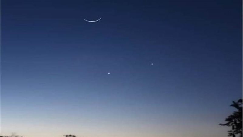 اقتران القمر مع كوكب