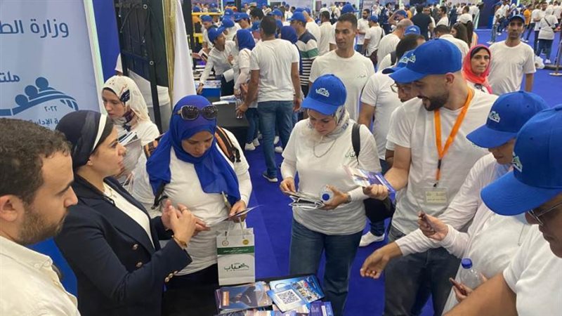 الطلاب خلال زيارته