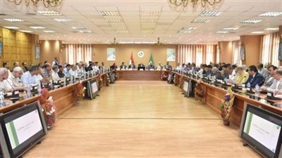 محافظ الشرقية يشدد على تكثيف حملات النظافة وغلق مراكز الدروس غير المرخصة