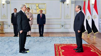 موجز الرابعة|الرئيس السيسي يشهد أداء حلف اليمين لرئيس النيابة الإدارية..وقرار مهم بشأن 