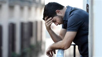 4 نصائح للتعافي من الأزمات النفسية... العودة للعمل أبرزها