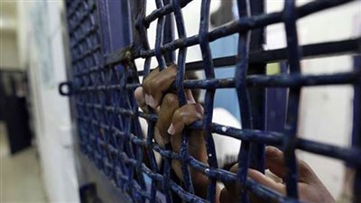 1000 أسير فلسطيني يشرعون غدا في إضراب مفتوح عن الطعام بسجون الاحتلال 