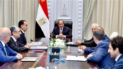 الرئيس السيسي يستعرض مشروعًا لإنتاج الكهرباء ونقلها لأوروبا عبر اليونان (فيديو)