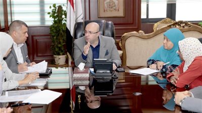 الصحة والتأمين في خدمة طفل من ذوي الهمم لعلاجه ودمجه فى التعليم ببني سويف