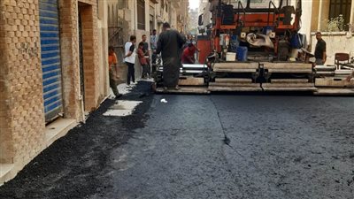 رصف ورفع كفاءة شارعي عدلي يكن وعبد الخالق ثروت بحي غرب أسيوط 