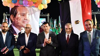 وزير الرياضة ومحافظ بورسعيد يفتتحان بطولة الجمهورية للشركات.. صور