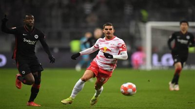 آينتراخت فرانكفورت يفوز على لايبزيج برباعية نظيفة في الدوري الألماني