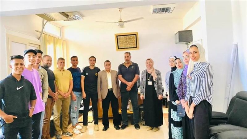 القوي العاملة تنظم