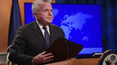 السفير الأمريكي لدى روسيا يغادر موسكو عائدا إلى بلاده بعد انتهاء فتره عمله