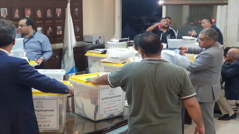 تصويت المحامين على