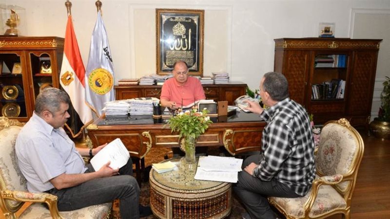 جانب من لقاء المحافظ