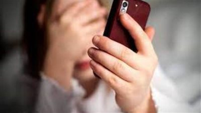 طالبة تتهم شابًا بتهديدها بالقتل عبر مواقع التواصل الاجتماعي لرفضها الزواج منه