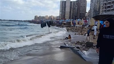 محافظ الإسكندرية رفع درجة الاستعداد القصوى بالشواطئ وتحذيرات للمصطافين من ارتفاع الأمواج