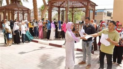 جامعة الوادي الجديد تواصل توقيع الكشف الطبي للطلاب الجدد 