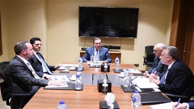 وزير البترول يبحث مع رئيس شركة (بيكر هيوز)إقامة مشروعات خفض الانبعاثات الكربونية