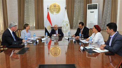 وزير التعليم يبحث مع ممثلي 