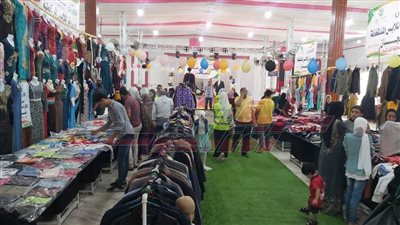 محافظ كفر الشيخ يشيد بتوزيع الملابس بمعرض مجاني على الأكثر احتياجًا