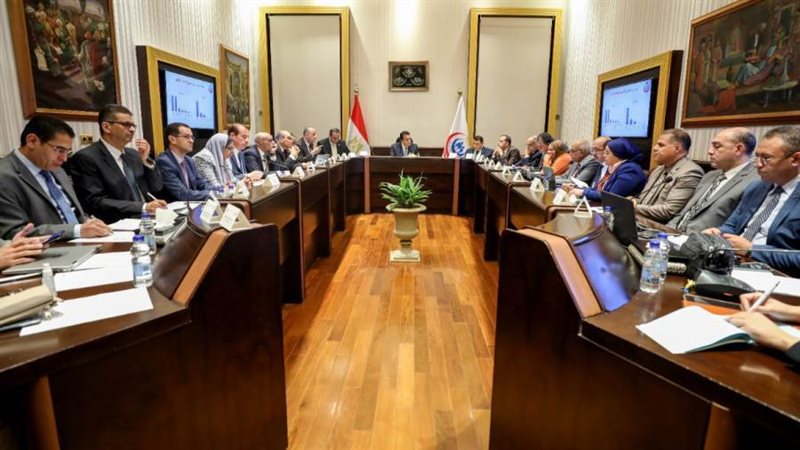 اجتماع وزير الصحة