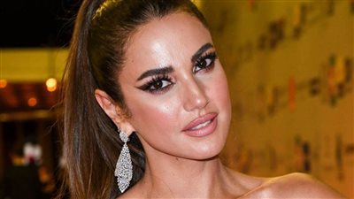 درة تكشف خطوط زوجها الحمراء