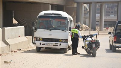 محافظ القليوبية يضبط 5 سيارات مخالفة بمطلع الطريق الحر بشبرا الخيمة 