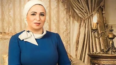 السيدة انتصار السيسي  تنعي الملكة إليزابيث الثانية