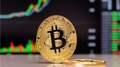 بيتكوين ترتفع بأكثر من 10% مسجلة أعلى زيادة منذ يوليو