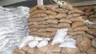 ضبط 8 أطنان علف مواشي مغشوش داخل أحد المخازن بسوهاج