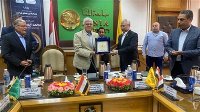 وزير التعليم العالي يشهد اجتماع مجلس جامعة المنيا  (صور)
