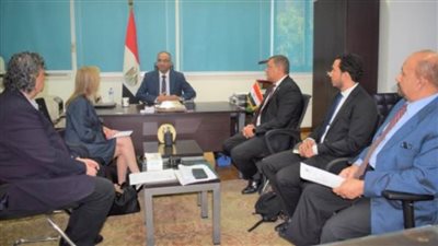 نائب وزير الإسكان يناقش مع ممثلي البنك الأوروبي موقف تنفيذ برنامج توسعات الصرف الصحي بالفيوم
