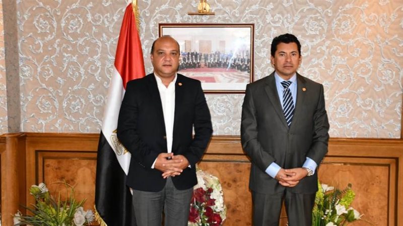 د. أشرف صبحى ود.