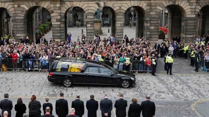 وصول نعش الملكة إليزابيث