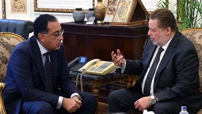 رئيس الوزراء يستعرض مع محافظ البنك المركزي محاور المؤتمر الاقتصادى الذي كلف به الرئيس