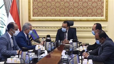 رئيس الوزراء يتابع مع وزير القوى العاملة ملفات عمل الوزارة