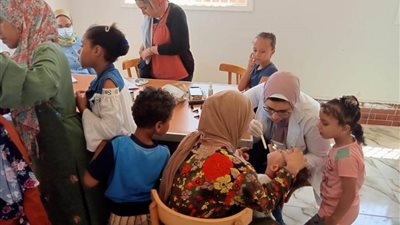 قافلة جامعة قناة السويس الشاملة تفحص 479 حالة بمركز فايد في الإسماعيلية
