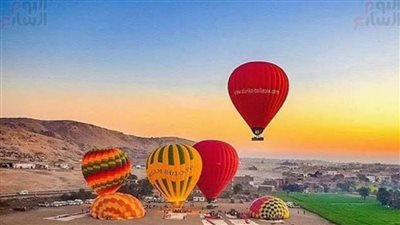 تحليق 35 رحلة بالون طائر تقل 700 سائح في سماء الأقصر
