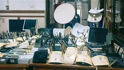 ضبط شخصين بالبحيرة لقيامهما بإنشاء شبكة غير مرخصة لتوزيع خدمات الإنترنت