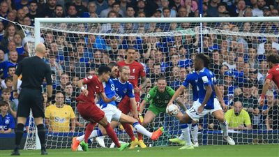 محمد صلاح وجوتا يقودان هجوم ليفربول في مواجهة أياكس بدوري الأبطال