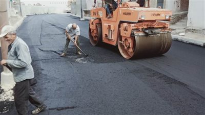 رصف طريق محور الصيرفي برشيد بتكلفة ١٠ ملايين و٨٠٠ ألف جنيه 