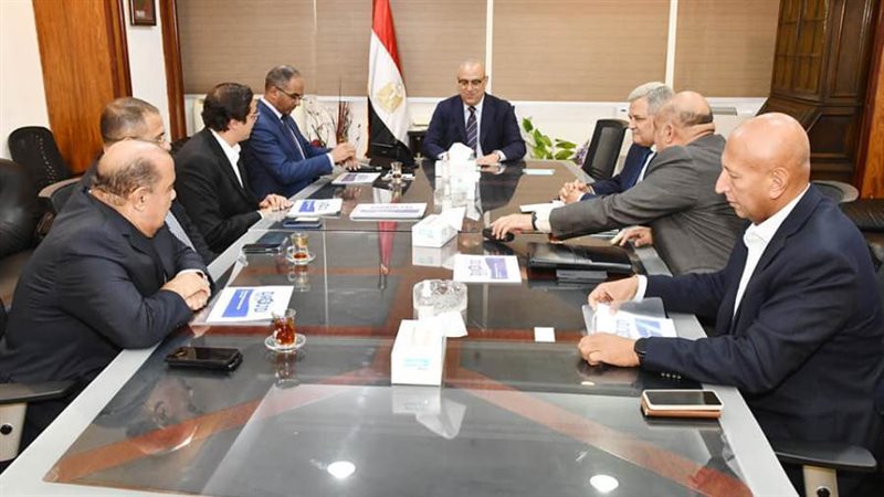 الجزار يلتقي ممثلى