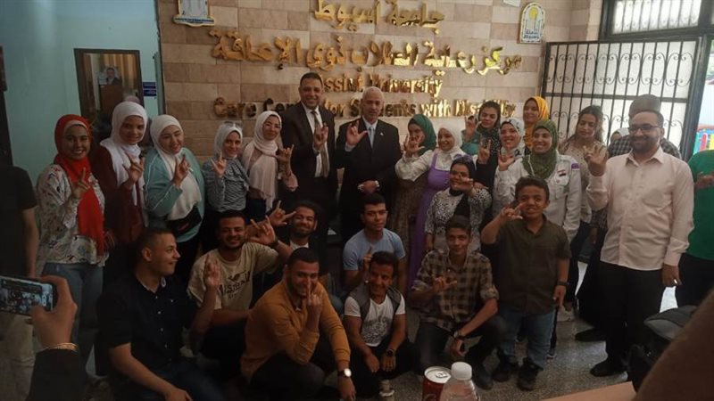 جامعة أسيوط عقد مركز